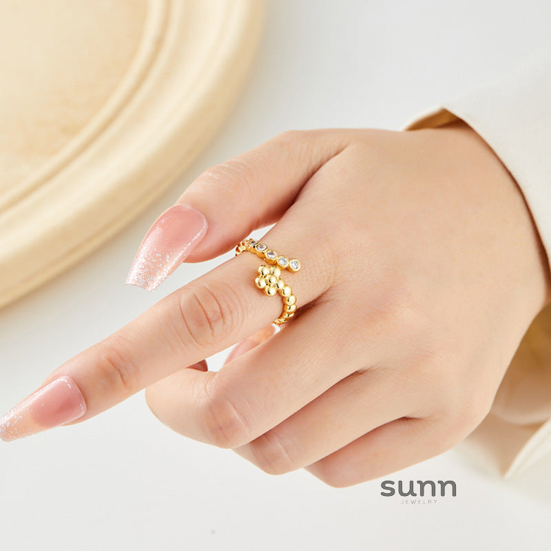 Jamiah Glossy Petal Ring [0APP64MD]