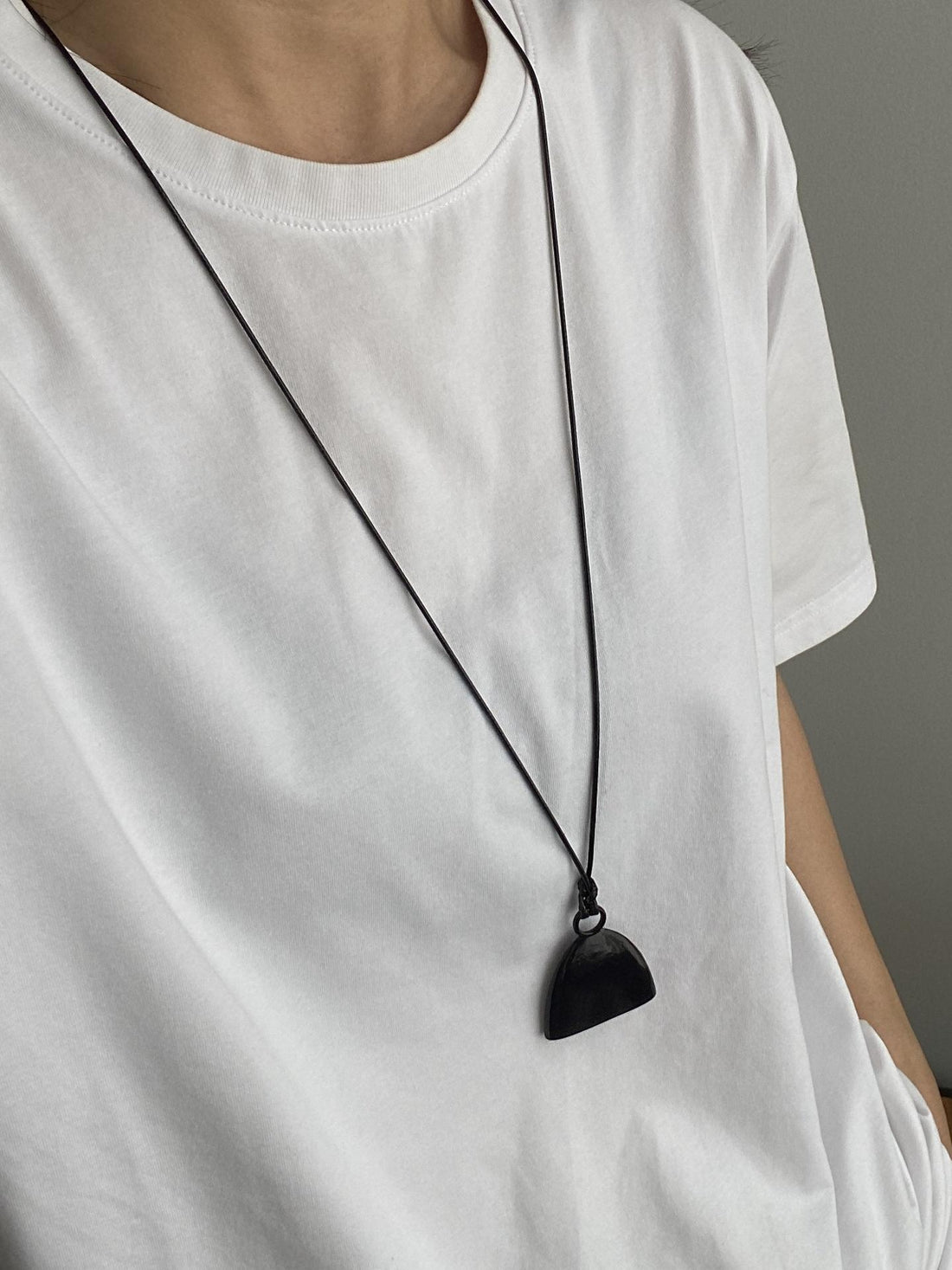 Jamiah Retro Triangle Necklace [W33AURJ2]