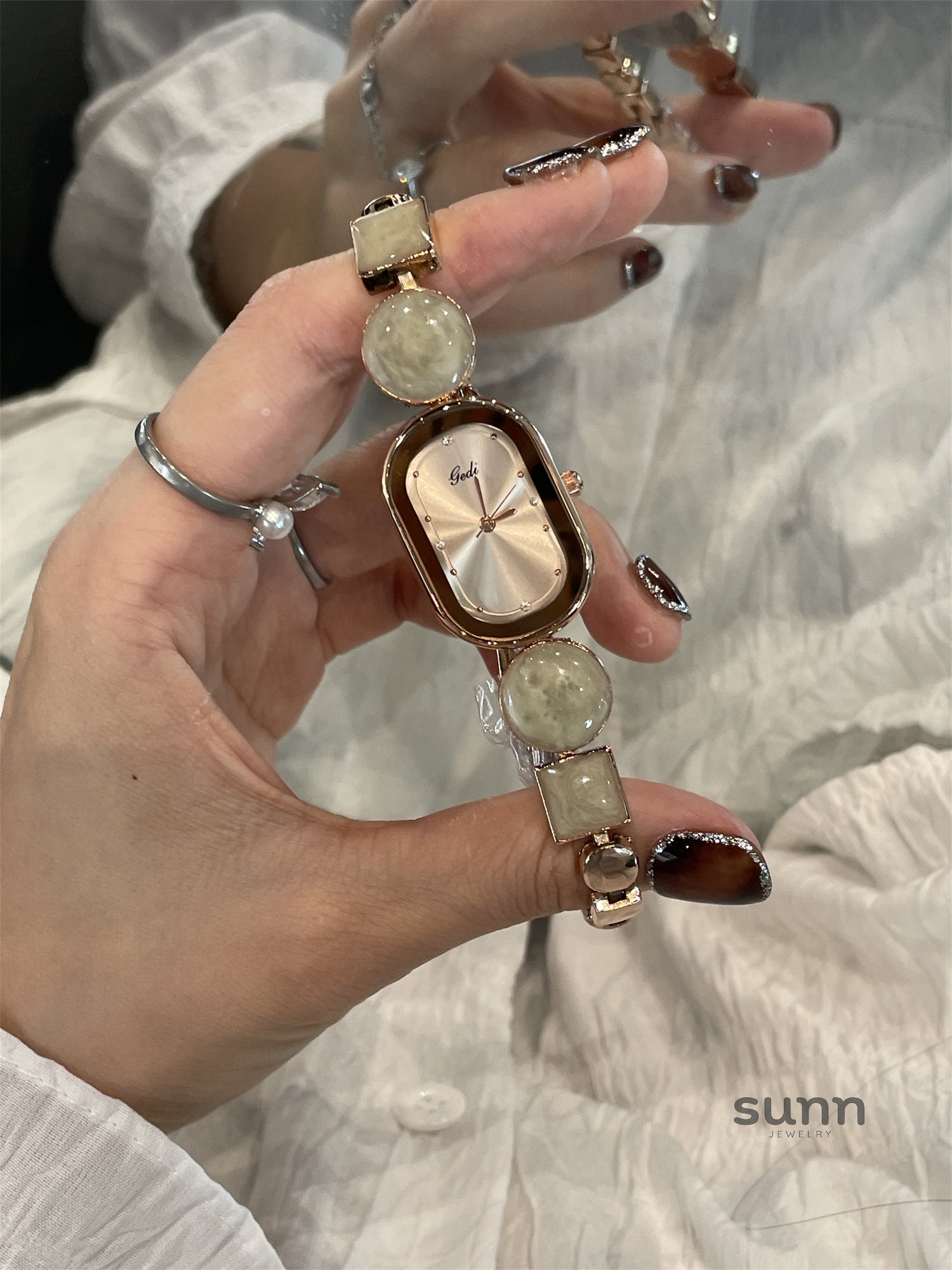 Jamilah Delicate Steel Watch [82V22CXV]