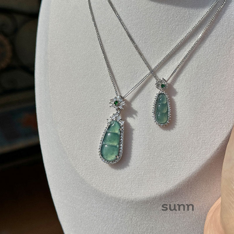Jamiyah Chalcedony Peace Bean Necklace [4OP6OB85]