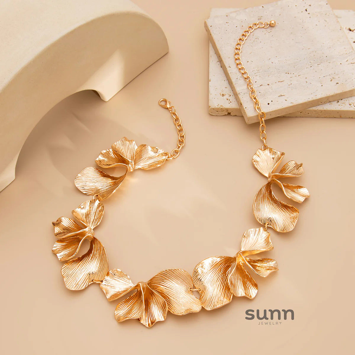 Jamyiah Metallic Petal Necklace