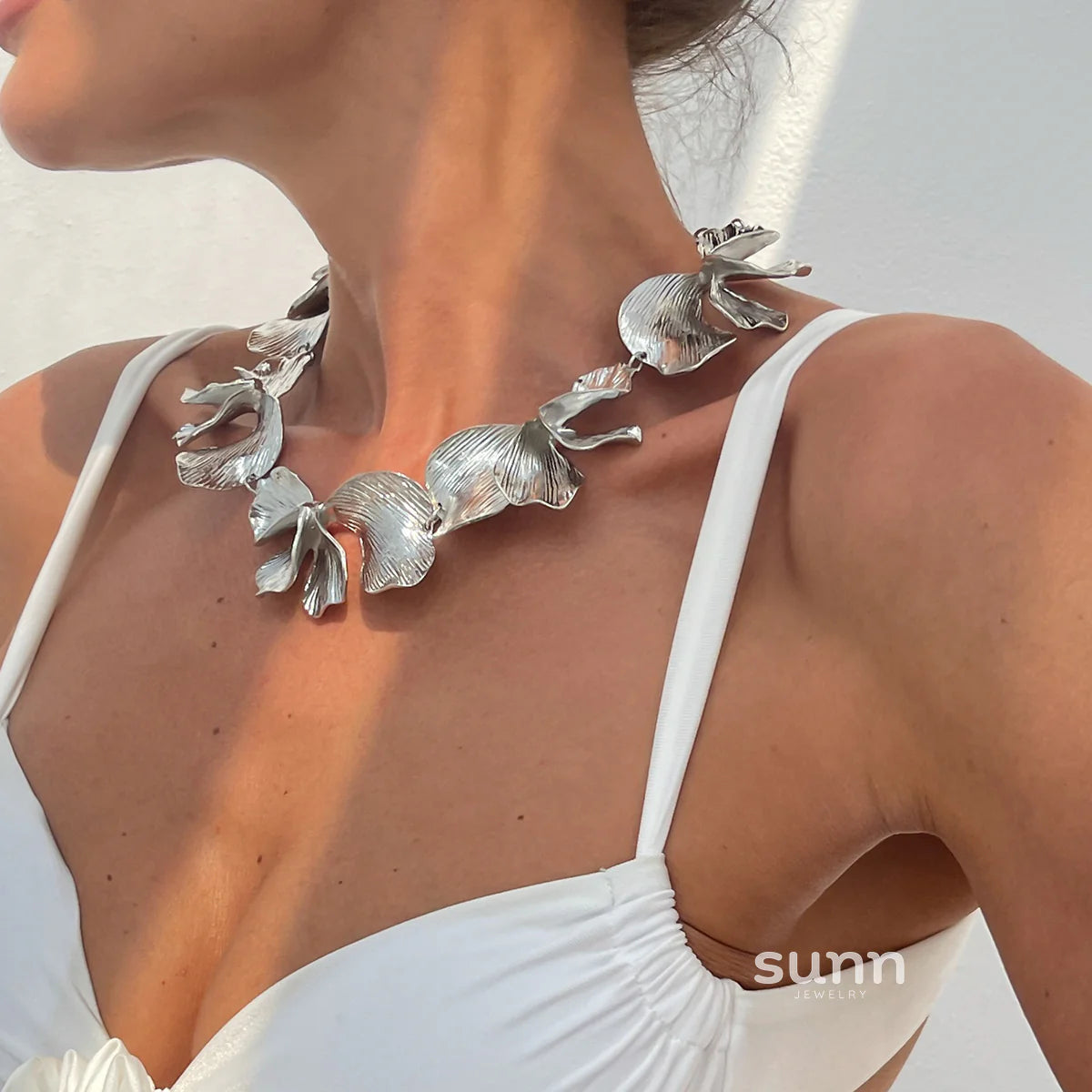 Jamyiah Metallic Petal Necklace