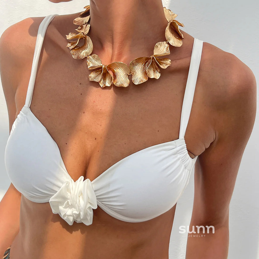 Jamyiah Metallic Petal Necklace