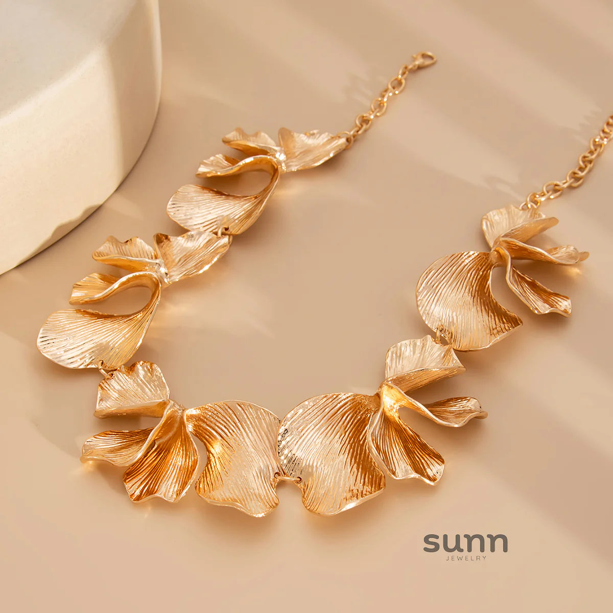 Jamyiah Metallic Petal Necklace