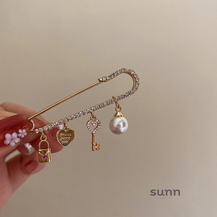 Jane Pearl Key Brooch [ZJJ2A7N1]