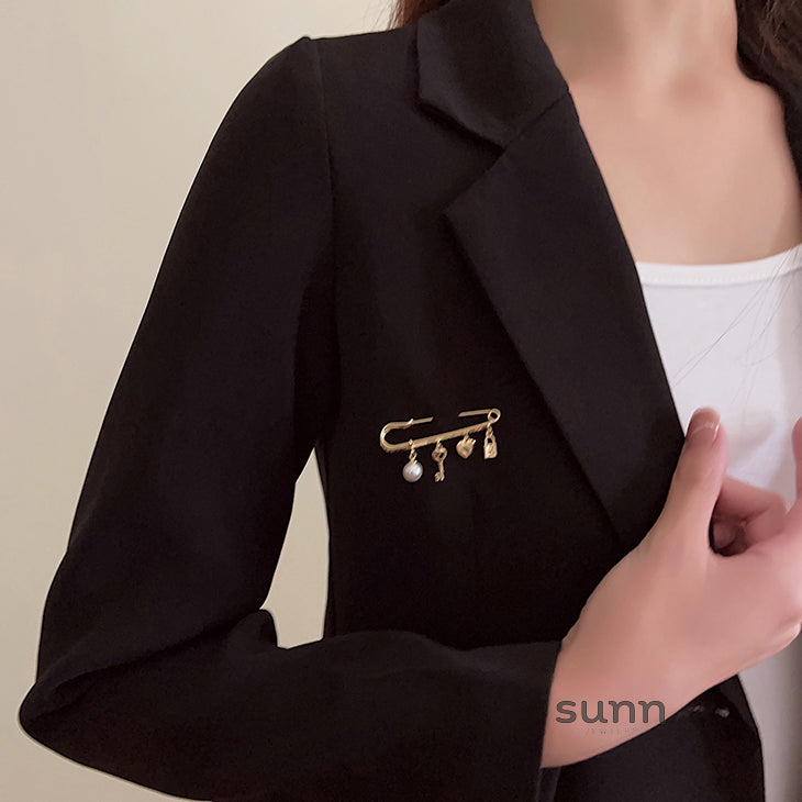 Jane Pearl Key Brooch [O71FLHNT]