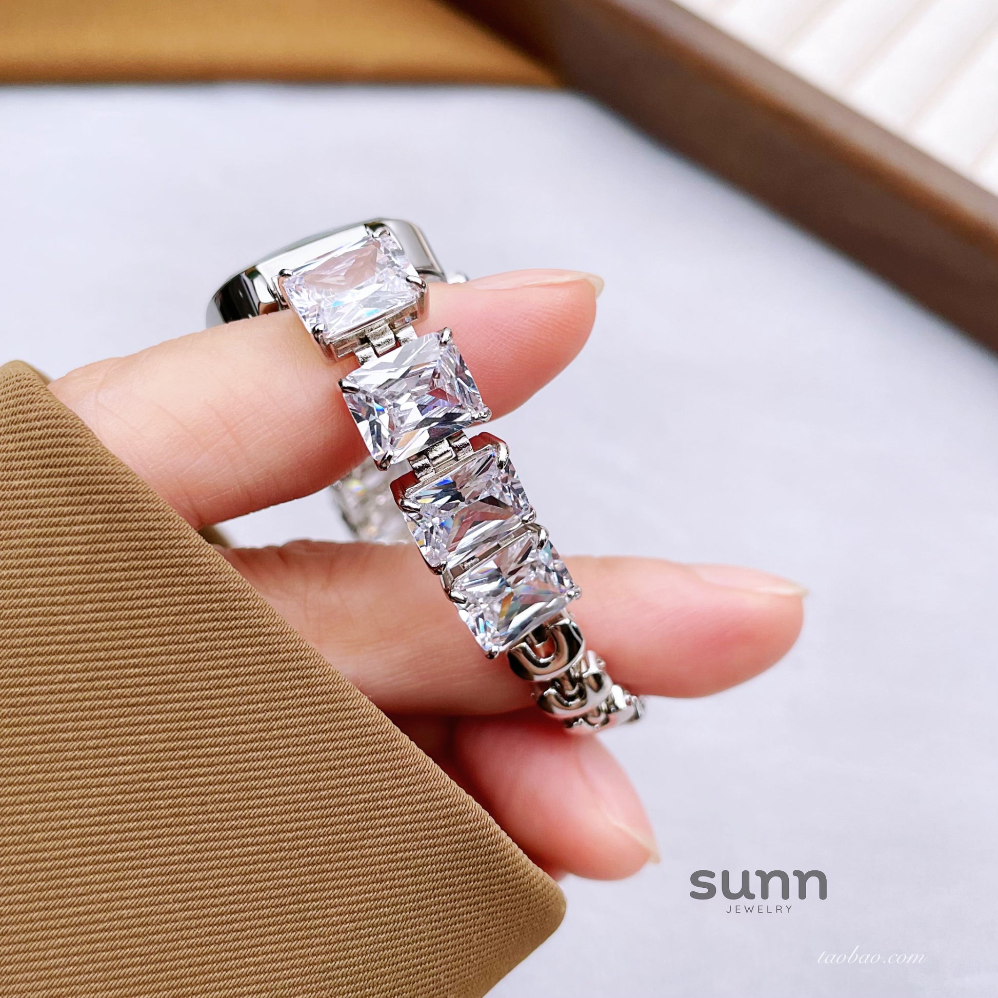 Janelly Square Bracelet Watch [AZVU5DZQ]