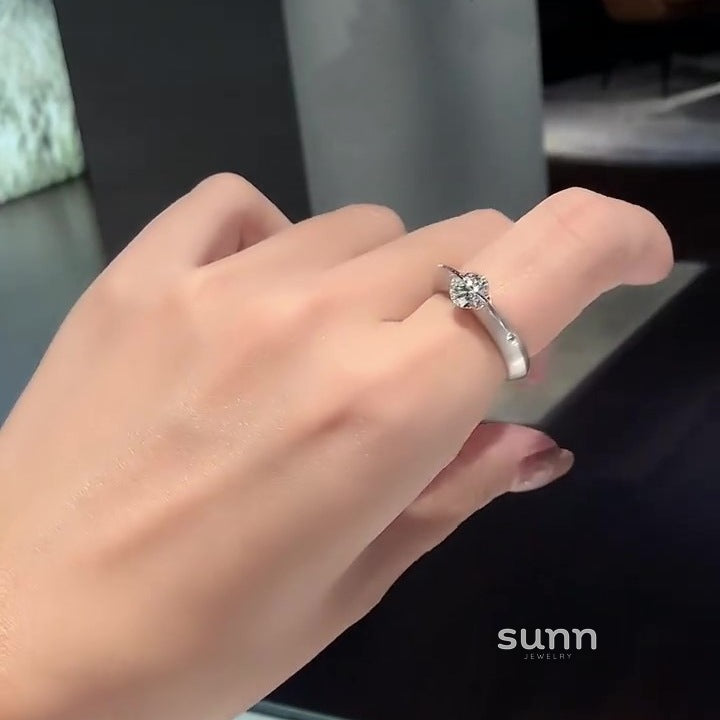 Janeth Celestial Spinner Ring [NA3IH8CI]