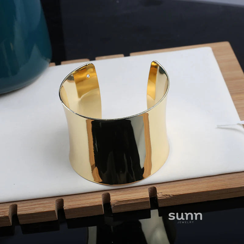 Janeth Sleek Arc Bangle