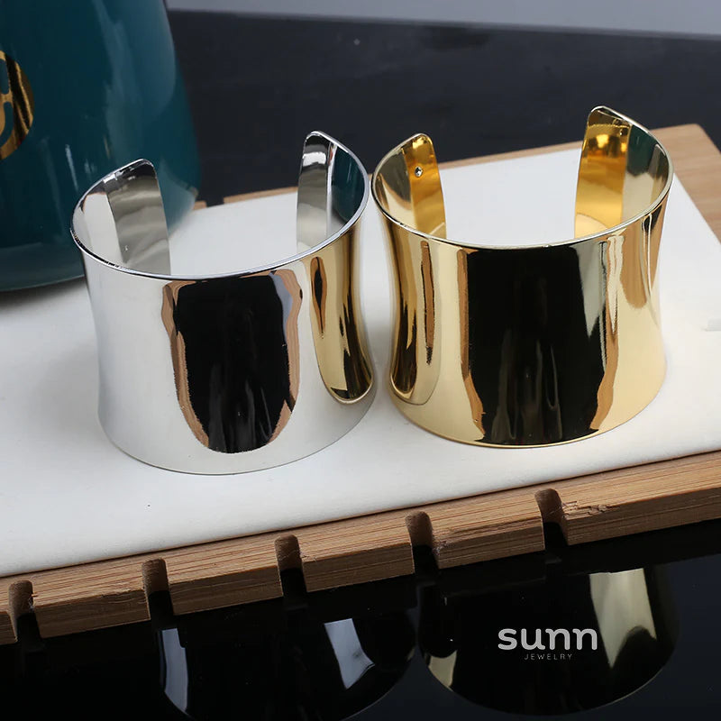 Janeth Sleek Arc Bangle