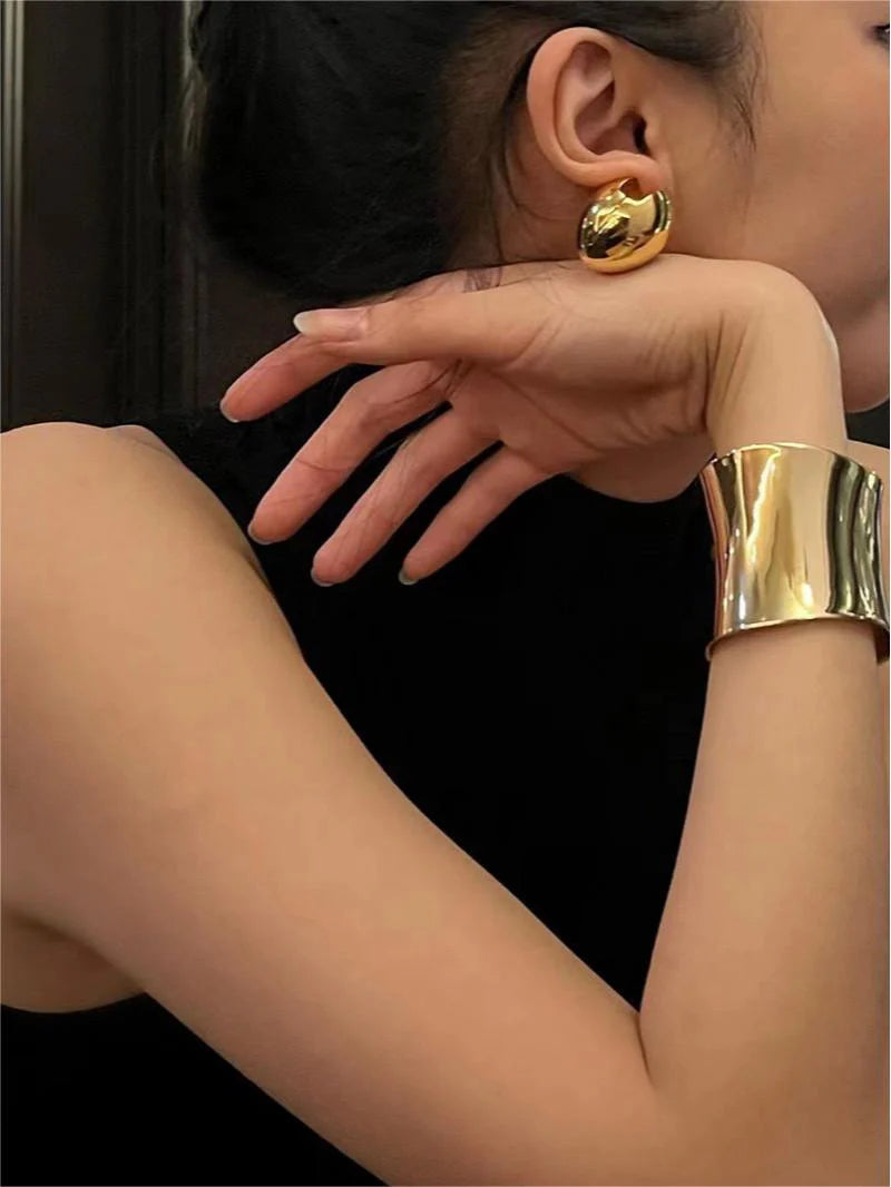 Janeth Sleek Arc Bangle