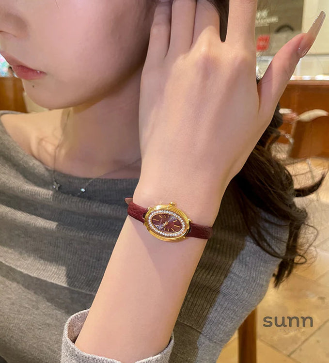 Janeth Vintage Oval Watch