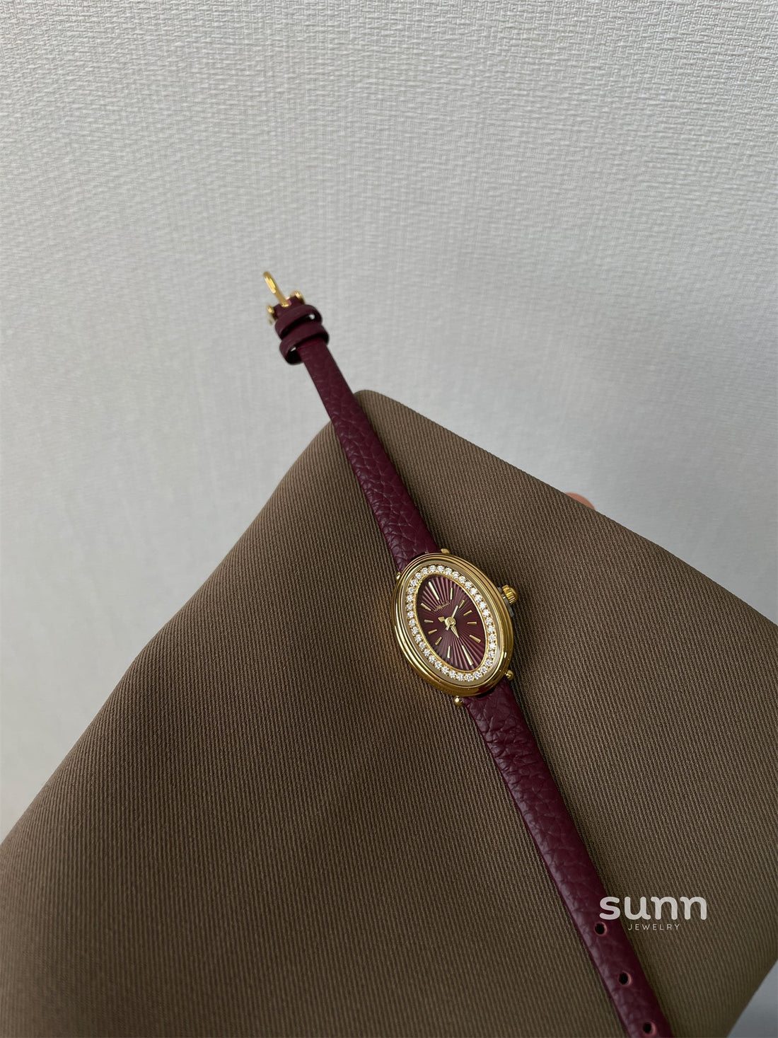 Janeth Vintage Oval Watch