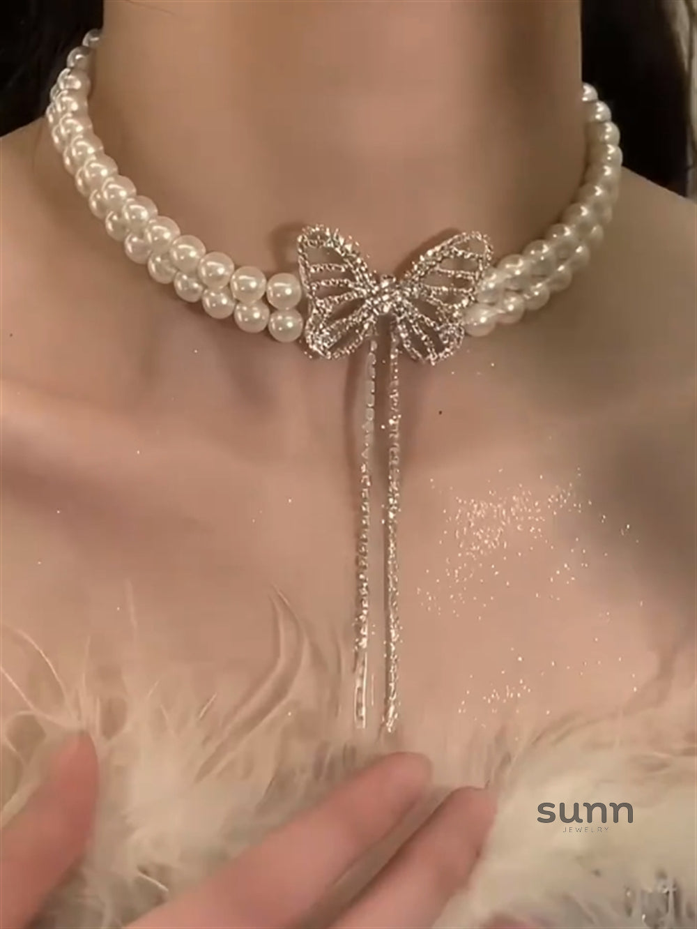 Janice Double Pearl Butterfly Necklace [QLMQ3T4M]