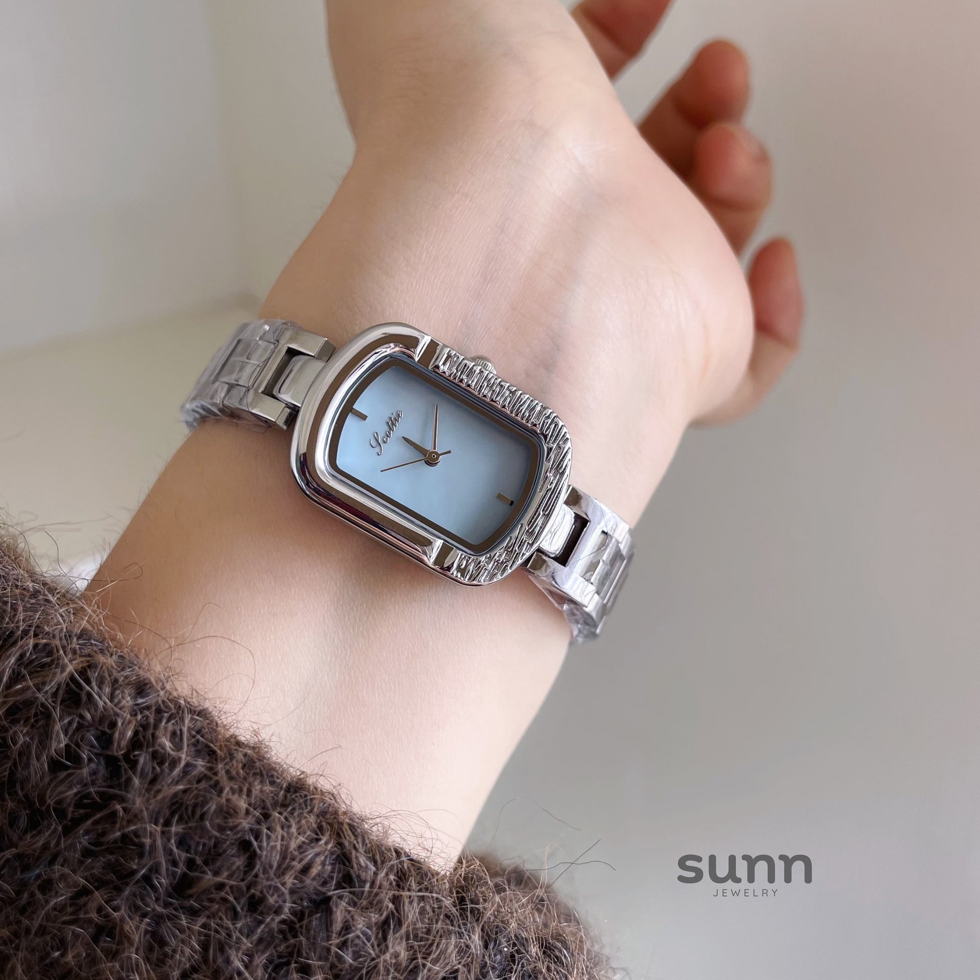 Janie Radiant Blue Watch [LQ8663VY]