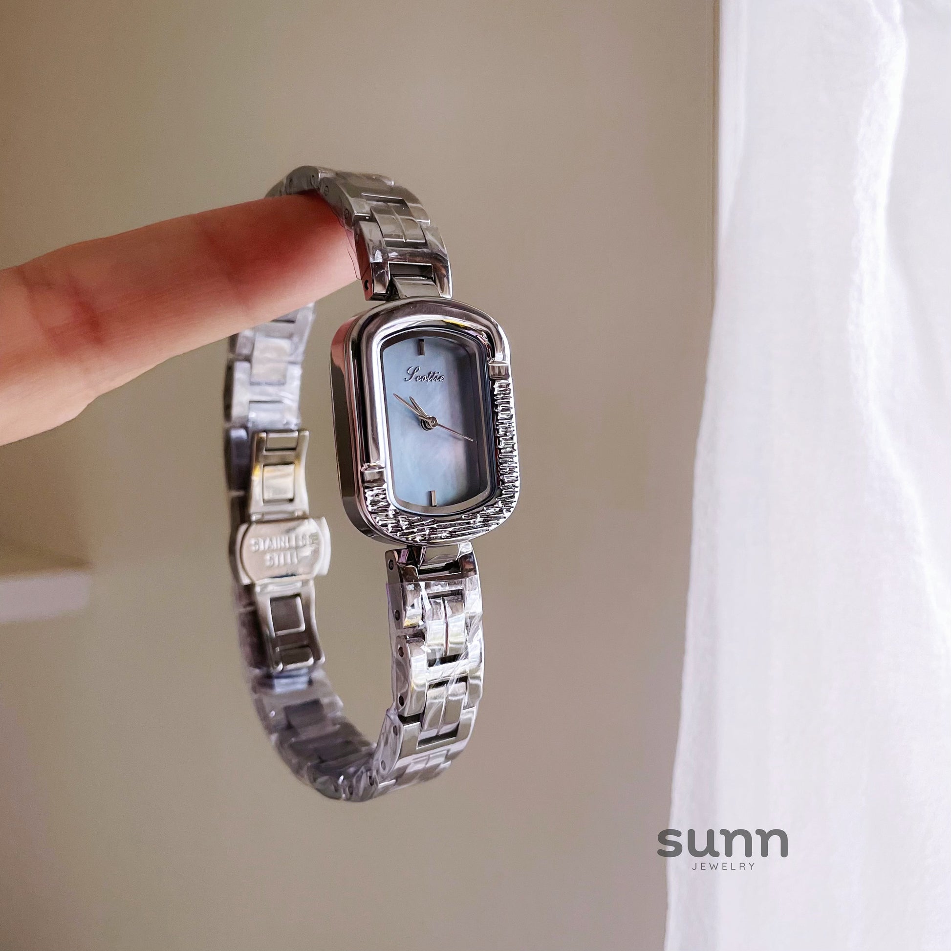 Janie Radiant Blue Watch [EADB3OEL]