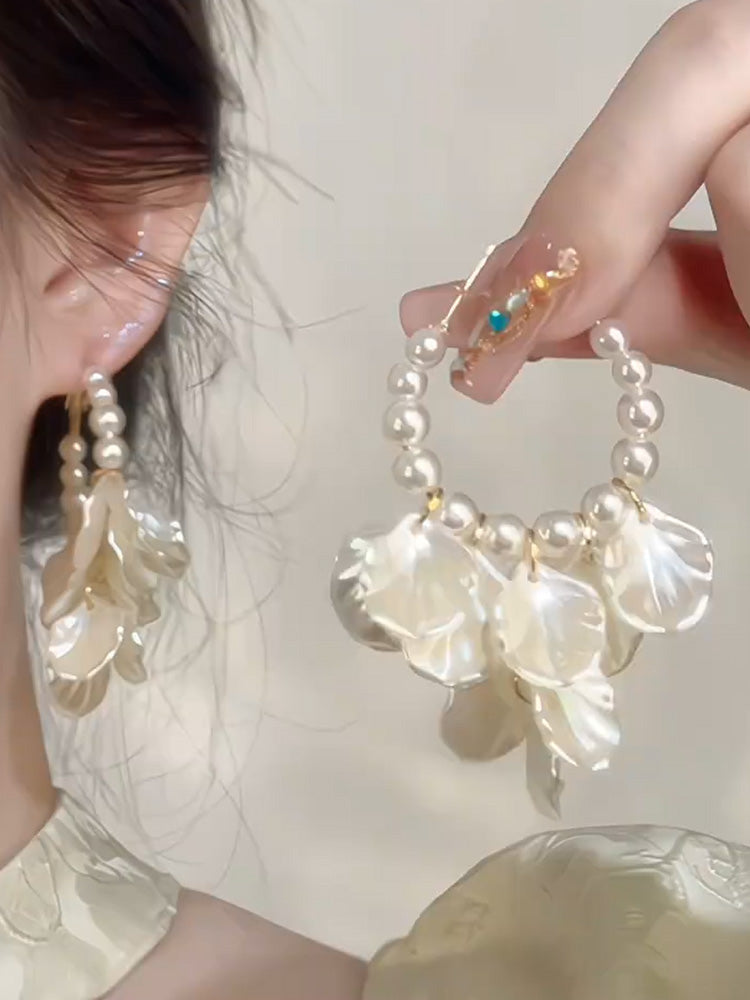 Janine Pearl Petal Drop Earrings [OHHO6F5W]