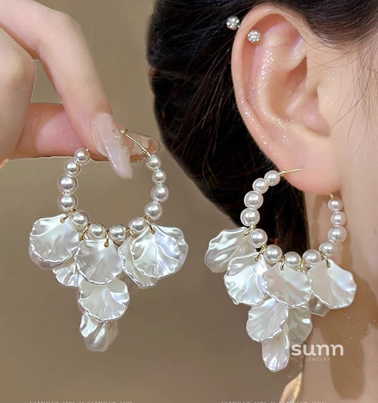 Janine Pearl Petal Drop Earrings [WZBYY706]