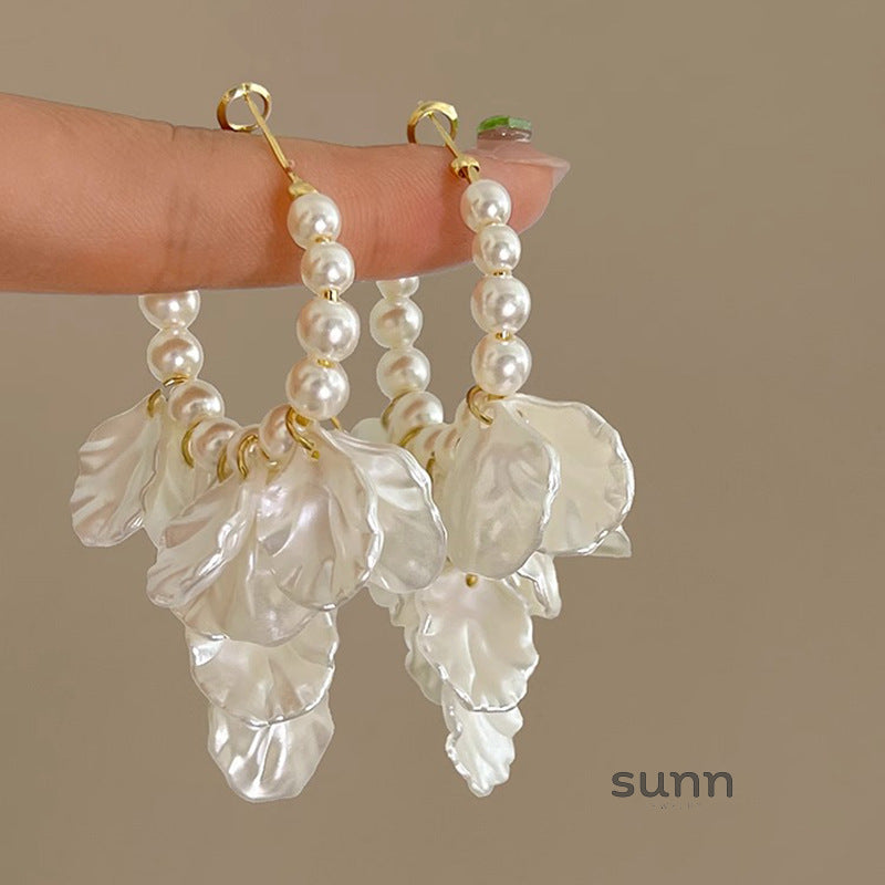 Janine Pearl Petal Drop Earrings [D4D8J4MU]