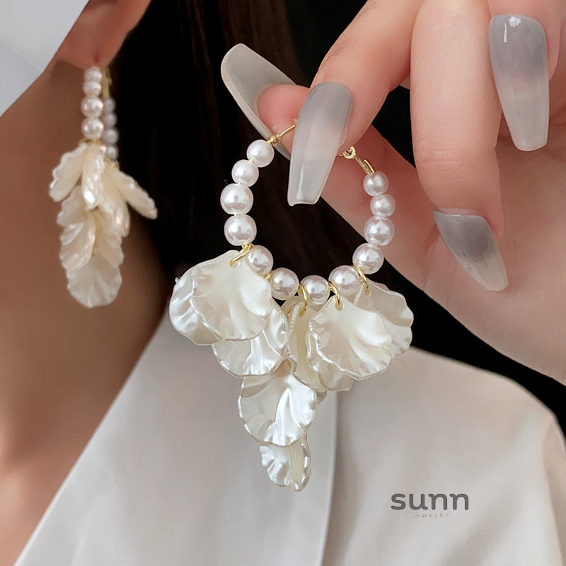 Janine Pearl Petal Drop Earrings [OSJX2VA8]