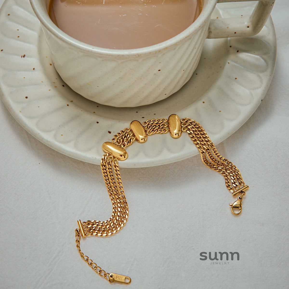 Jannah Oval Gold Bracelet [INLUUWQJ]