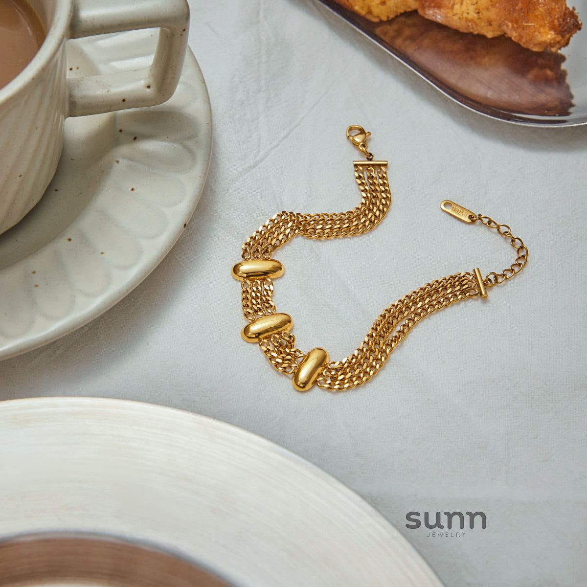 Jannah Oval Gold Bracelet [5RK4D5E3]