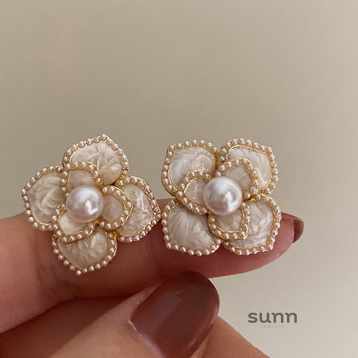 Jannat Pearl Camellia Drop Earrings [TR9IRQYF]