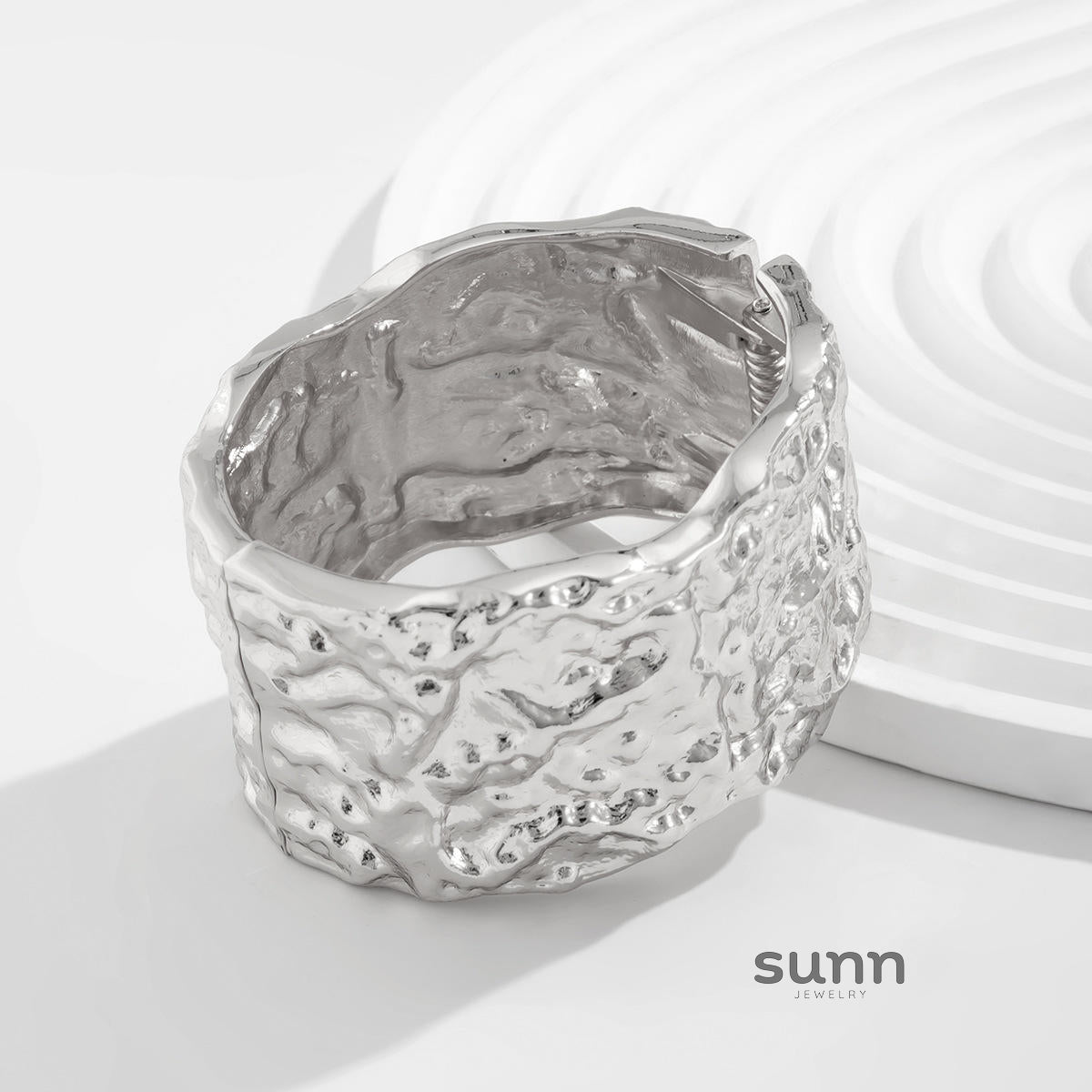 Janney Liquid Metal Cuff Bracelet [OJR9RYSM]