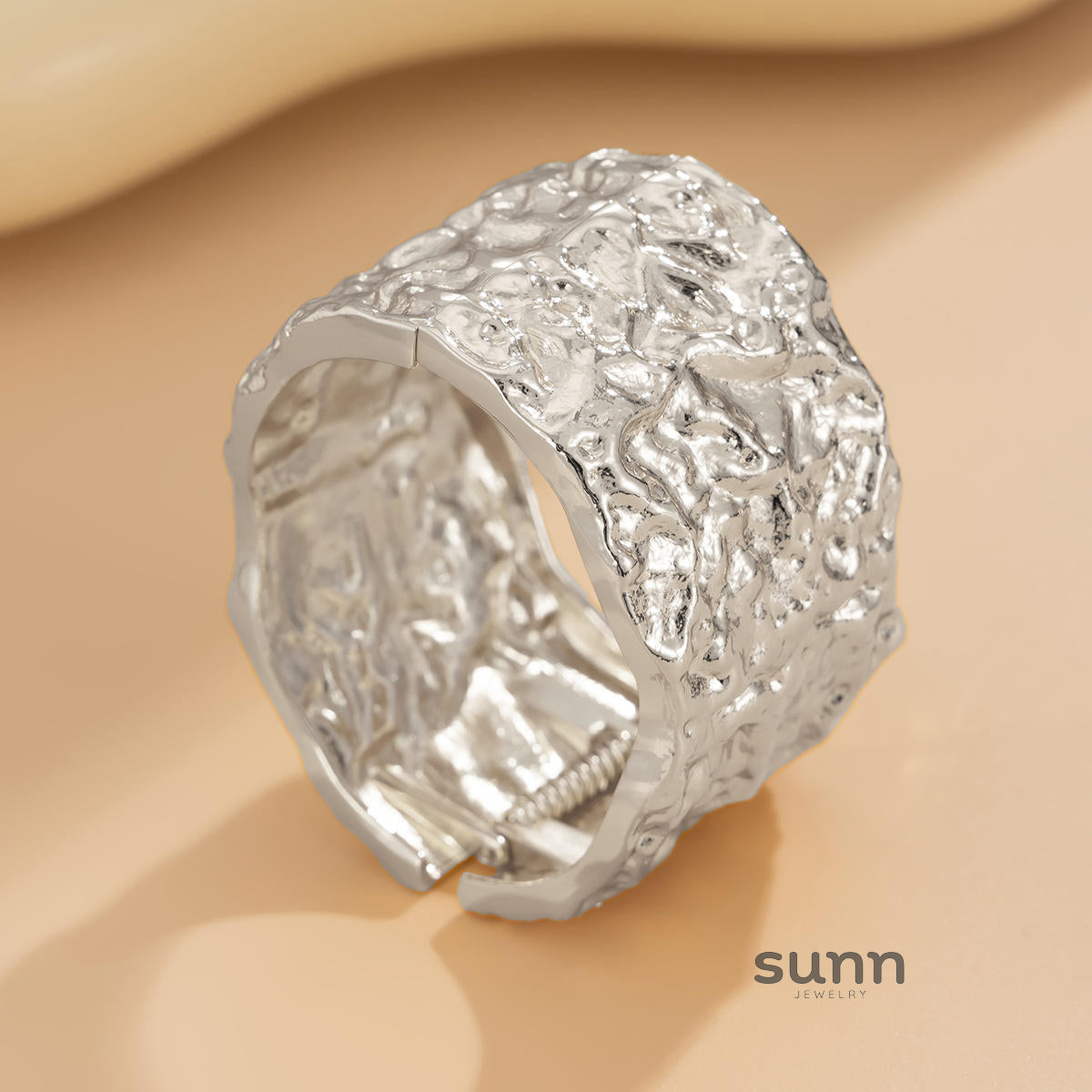 Janney Liquid Metal Cuff Bracelet [NPJP2YVK]