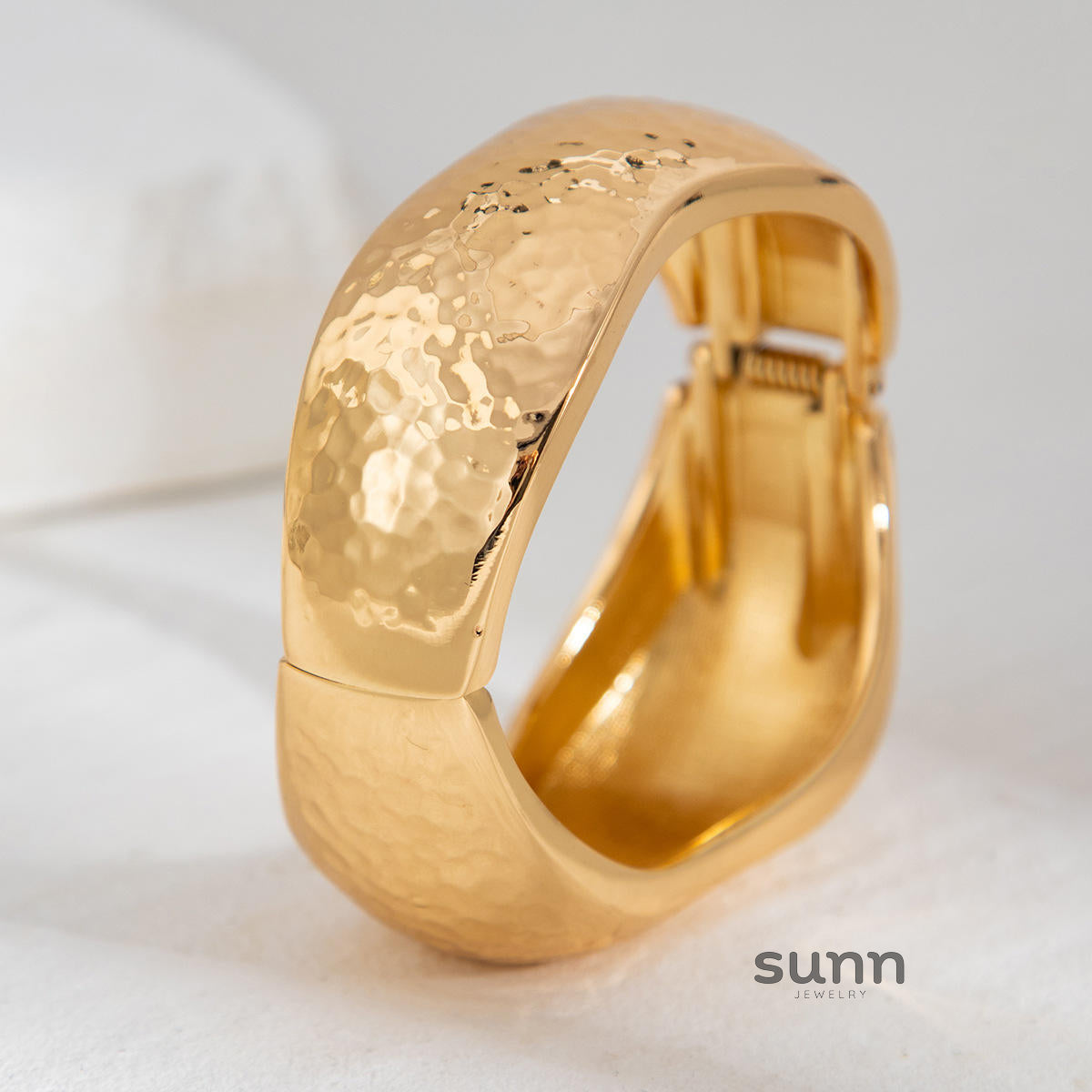 Janylah Liquid Metal Bracelet [LH5GYH8L]