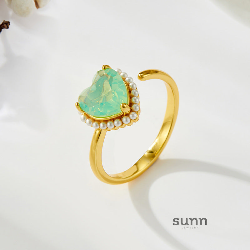 Jaquelin Green Heart Open Ring [7A5R73DP]