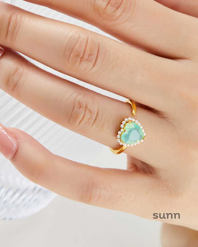 Jaquelin Green Heart Open Ring [TUBOO07X]