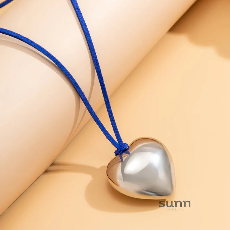 Jariyah Velvet Heart Choker