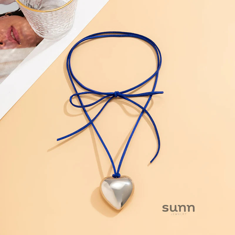 Jariyah Velvet Heart Choker