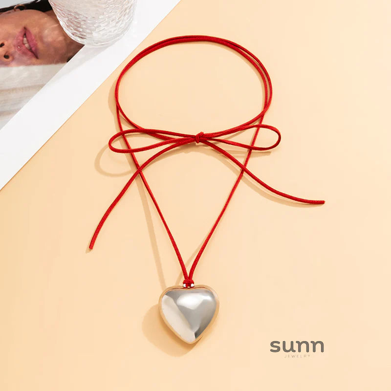 Jariyah Velvet Heart Choker