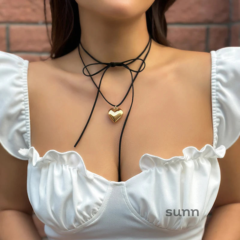 Jariyah Velvet Heart Choker