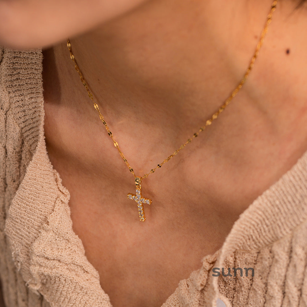 Jasey Zircon Cross Necklace [UKST601J]
