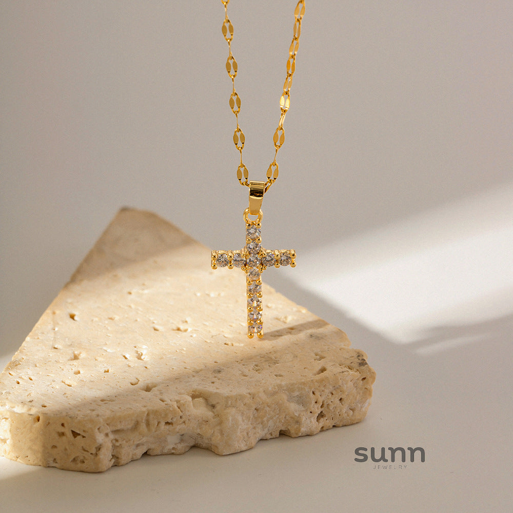 Jasey Zircon Cross Necklace [759ZDBGP]