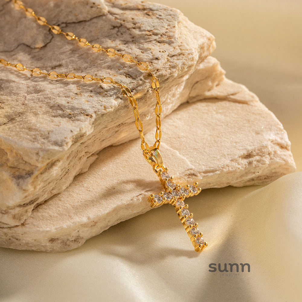 Jasey Zircon Cross Necklace [LUIFVT68]