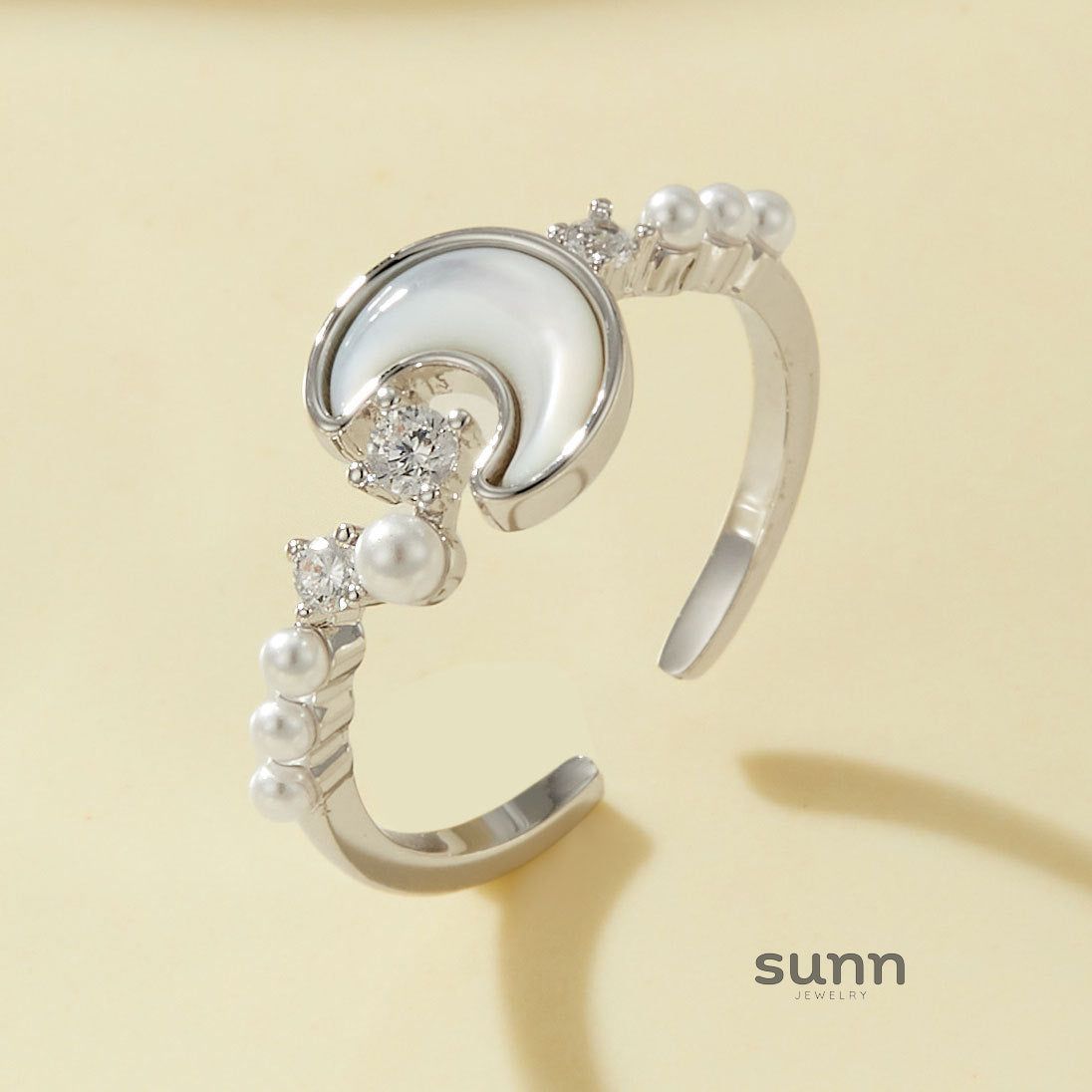 Jasleen Moon Pearl Open Ring [HGUHD4DT]