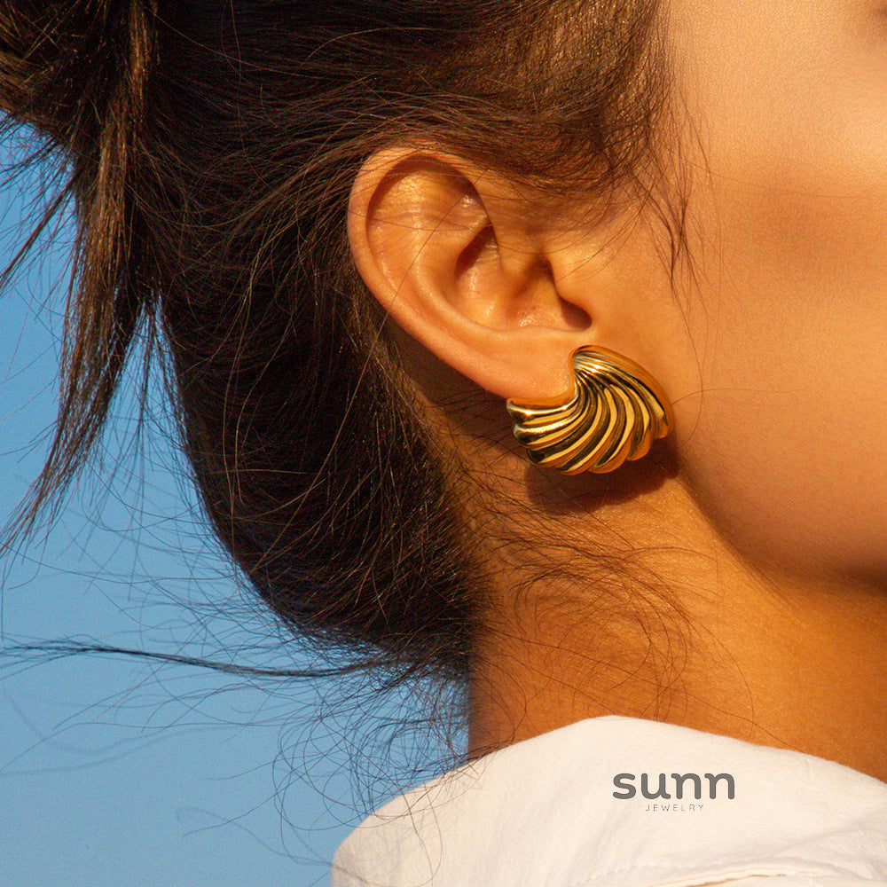 Jaxon Gold Geometric Shell Earrings [0LBMOPX1]