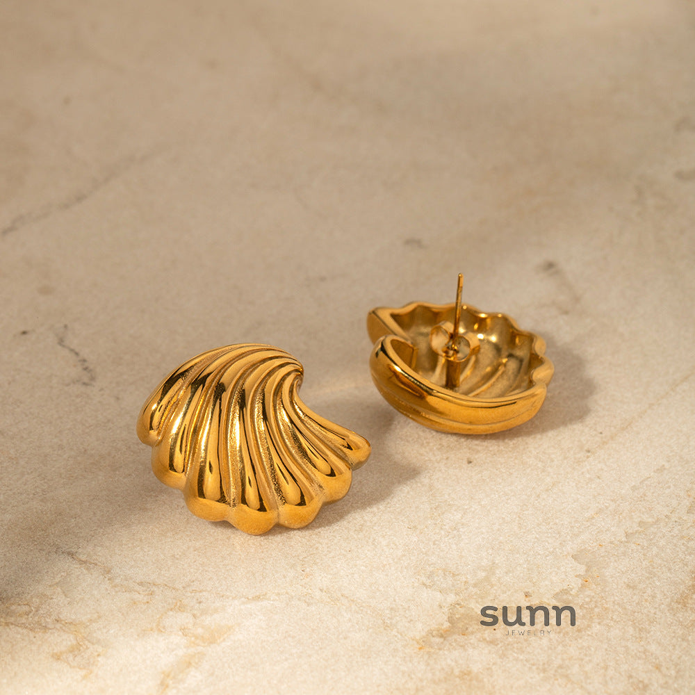 Jaxon Gold Geometric Shell Earrings [EDV5B42Z]