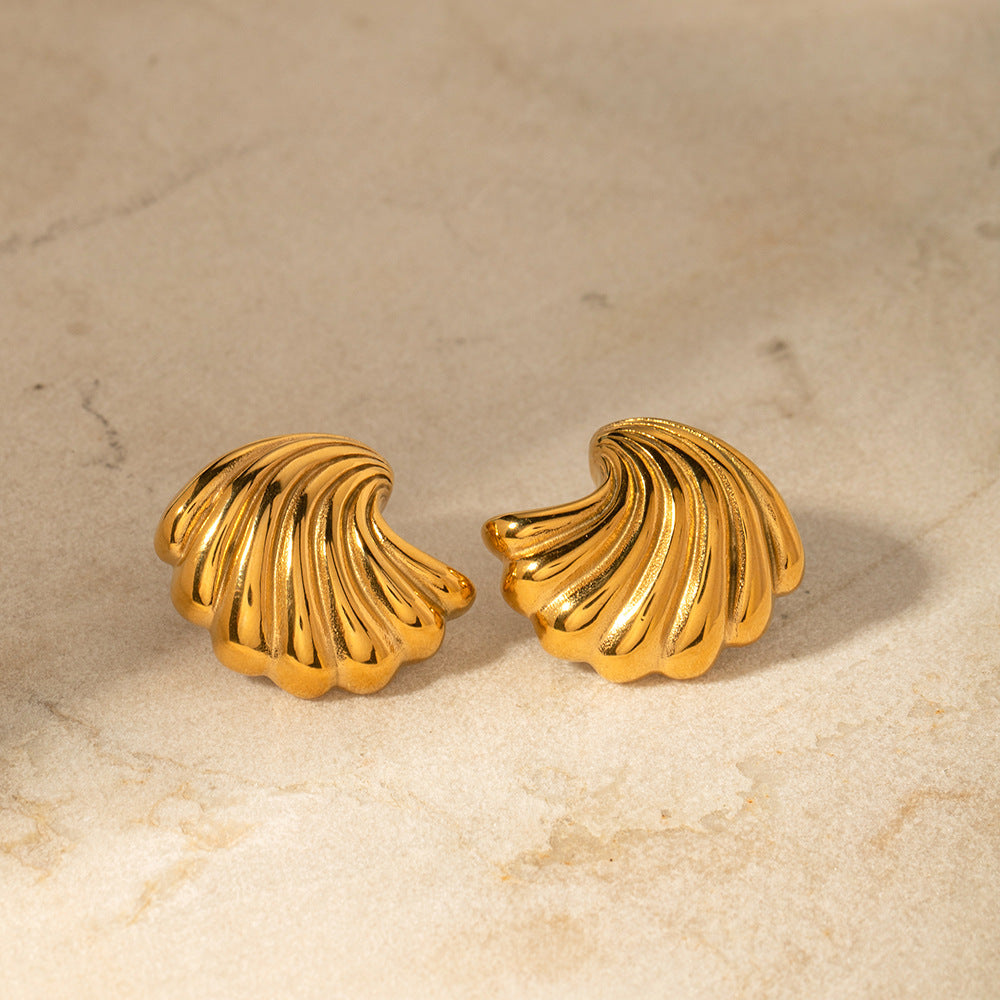 Jaxon Gold Geometric Shell Earrings [NEM4R2T3]