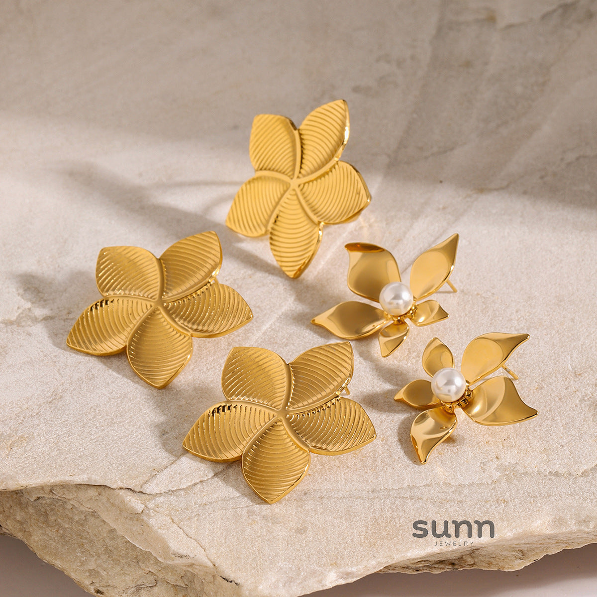 Jaxon Petal Pearl Hoops [0QP5N0IY]