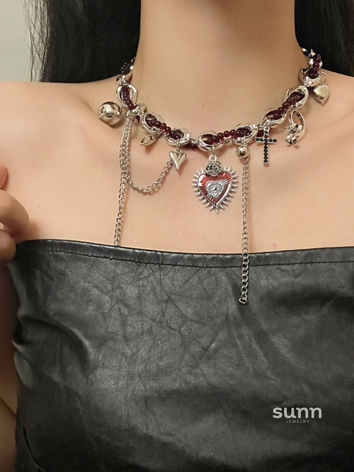 Jayani Layered Heart Tassel Necklace [YQX8NH4E]
