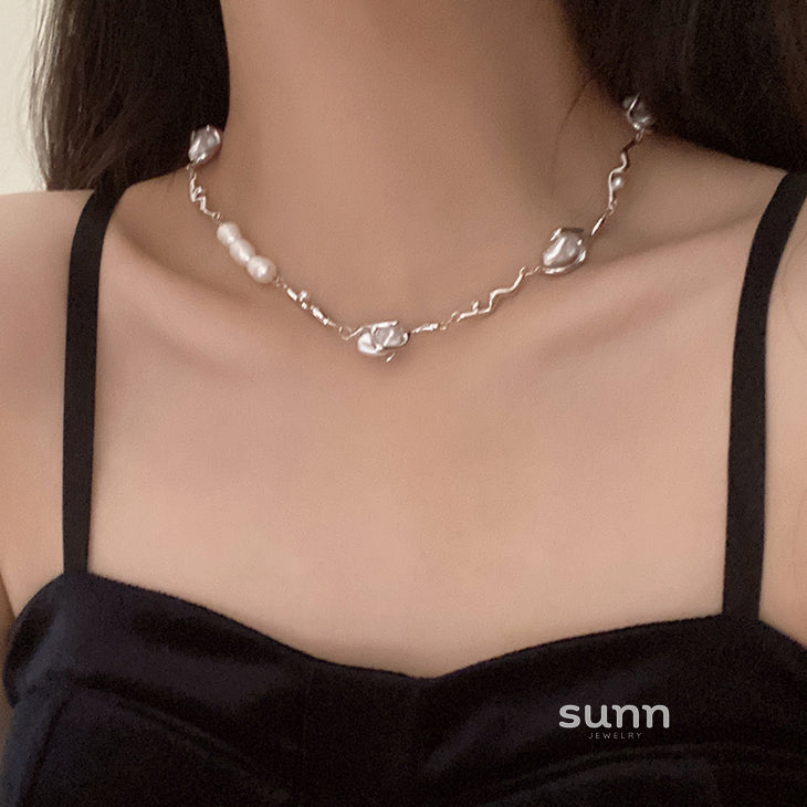 Jayci Baroque Heart Choker [XV9AE2KG]