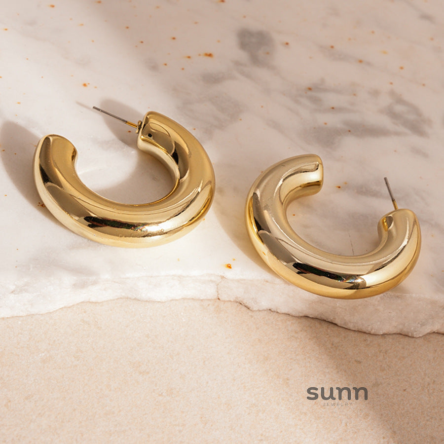 Jaymie Sculpted Gold Hoops [KCMWK36L]