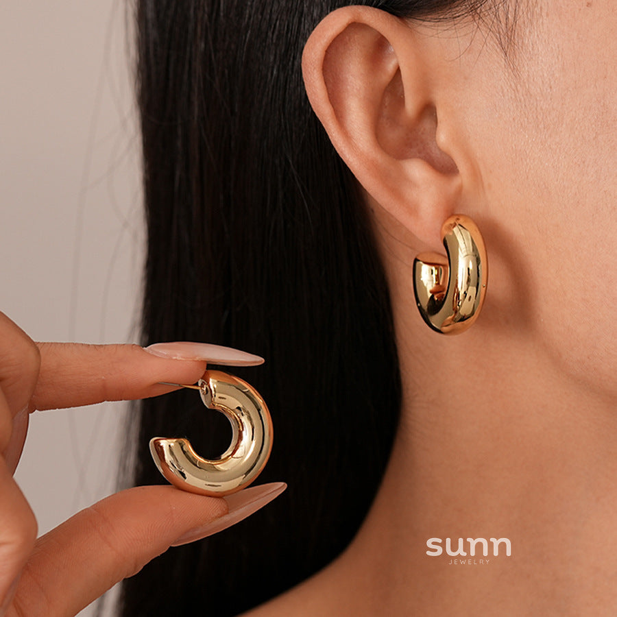 Jaymie Sculpted Gold Hoops [UKVPGBDY]