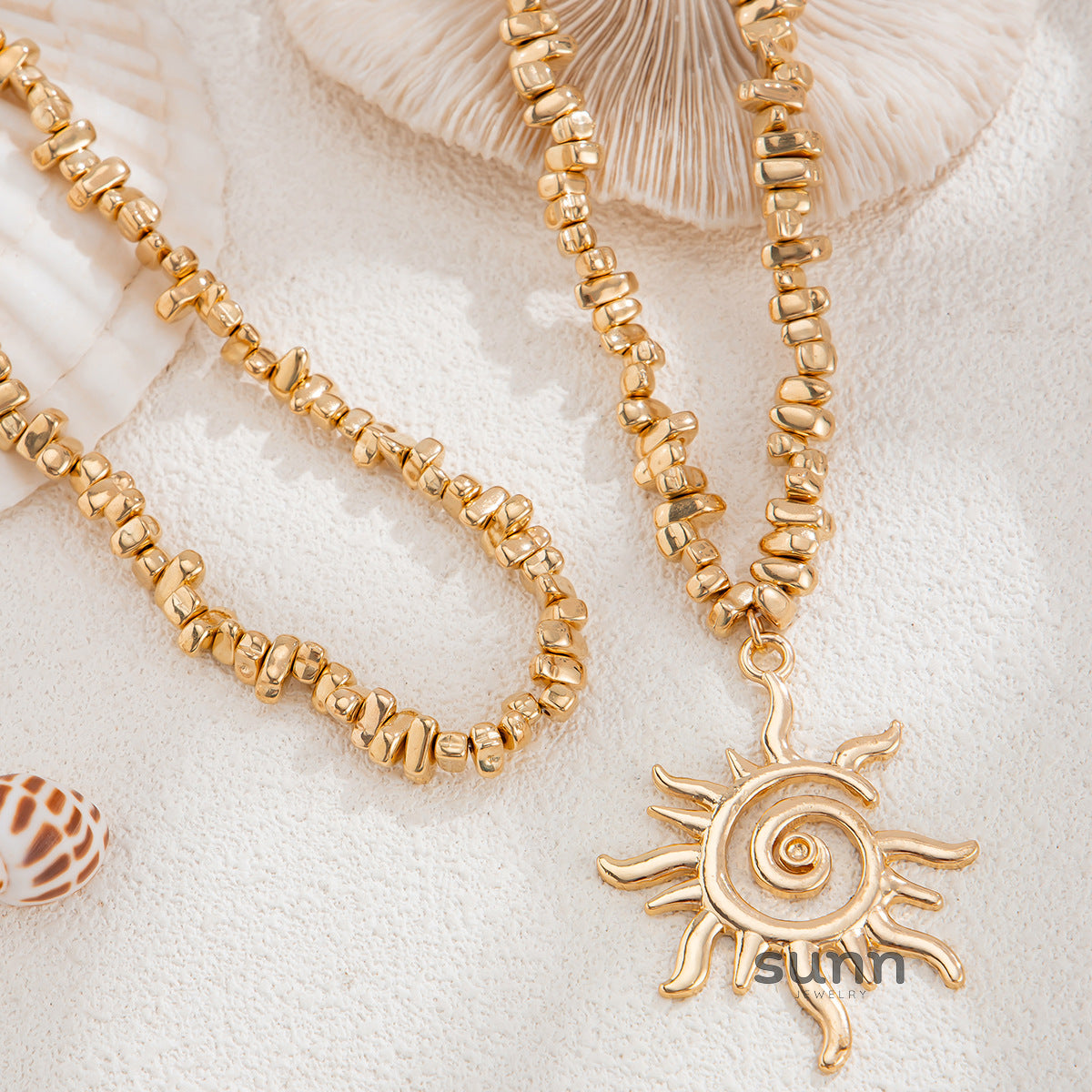 Jayonna Layered Sun Pendant Necklace [MZR2B5RW]