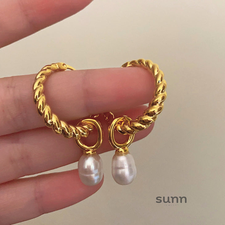 Jazaria Baroque Pearl Drop Earrings [EL24ILJC]